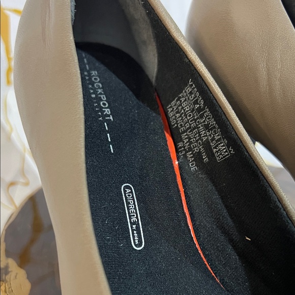 Rockport Women's Taupe Heels - Picture 12 of 14